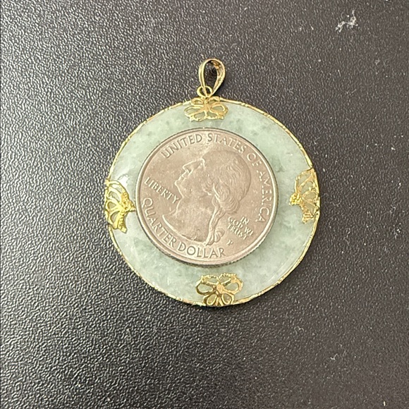 14K Gold Jade Pendant - Picture 5 of 5